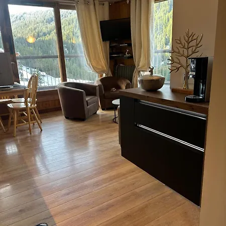 In/ski Out * Courchevel